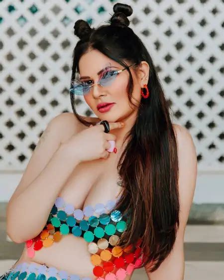 Aabha Paul Super Hot Pics And Photo