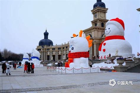 萌萌哒！哈尔滨巨型雪人亮相，多图带你看腾讯新闻