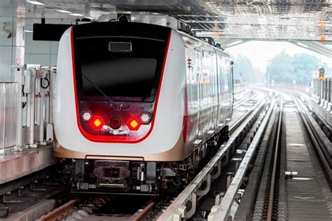 Foto Layanan LRT Jabodebek Tak Optimal Tarif Bakal Turun Ini Kata