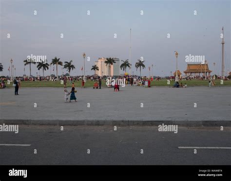 Riverside, Phnom Penh Stock Photo - Alamy