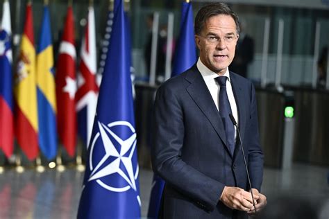 Mark Rutte toma posse como secretário geral da NATO e quer mais forças