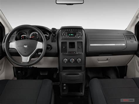 2009 Dodge Grand Caravan: 11 Interior Photos | U.S. News