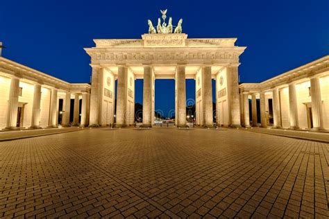 The Brandenburg Gate In Berlin At Night Stock Photo Image Of Landmark