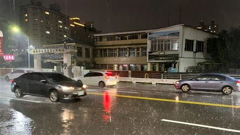 母親節全台有雨！降雨熱區出爐 一路下到周二｜東森新聞