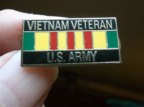 VIETNAM VETERAN US ARMY PIN