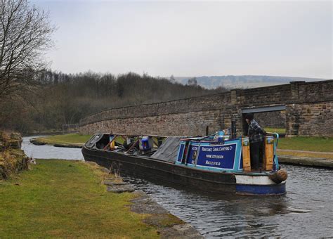 Travels On The U K Canal System With Narrowboat San Serriffe 01 03