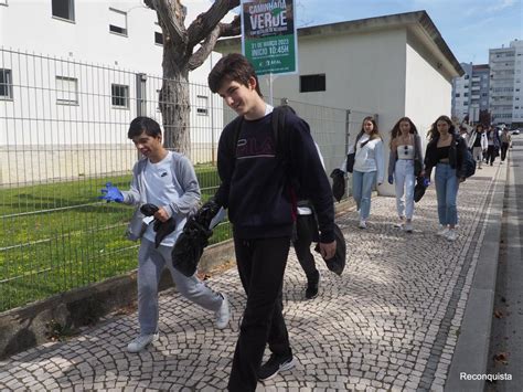 Castelo Branco Alunos Recolhem Lixo Nas Ruas Da Cidade Reconquista