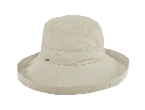 11 Best Women's Golf Hats For Sun Protection In 2023