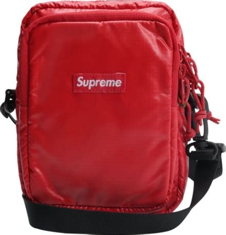 Supreme Shoulder Bag | WHAT’S ON THE STAR?