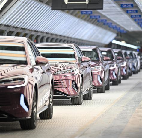 Zölle 100 Prozent auf chinesische E Autos Das kommt jetzt auf VW