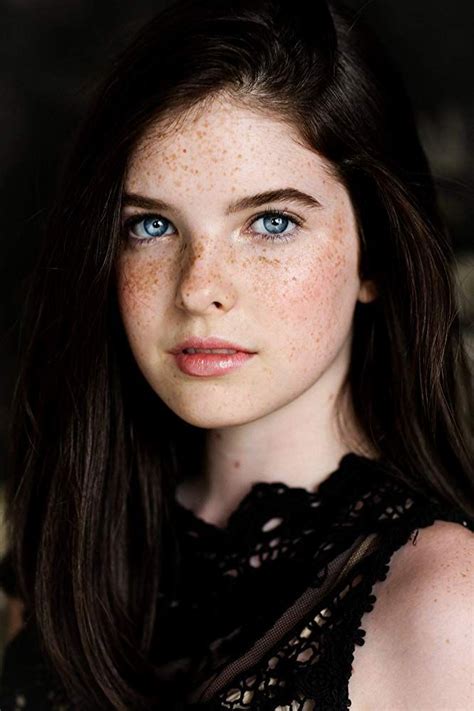 Beautiful Freckles, Beautiful Eyes, Brunette Blue Eyes, Pretty Females