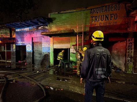 Incendio Este S Bado En El Centro De Medell N Afect Locales Comerciales