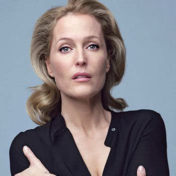 Gillian Anderson Bio - Born, age, Family, Height and Rumor