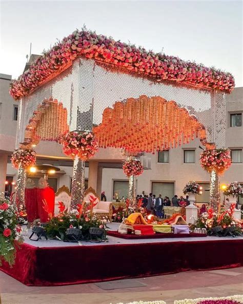 Decorsutra On Instagram Beautiful Wedding Mandap Decor Under The Glow