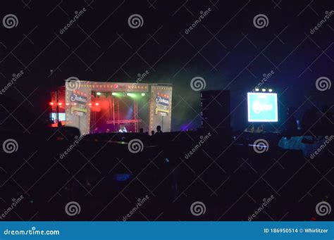 Alan Jackson Drive in Concert Editorial Stock Image - Image of alabama ...