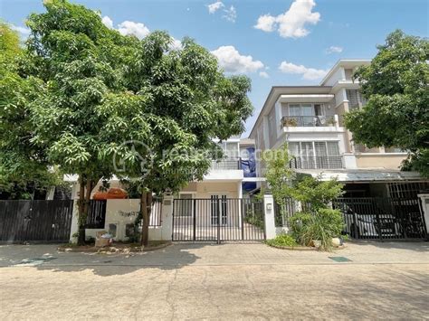 Bed Bath Twin Villa For Rent In Borey Peng Huoth The Star