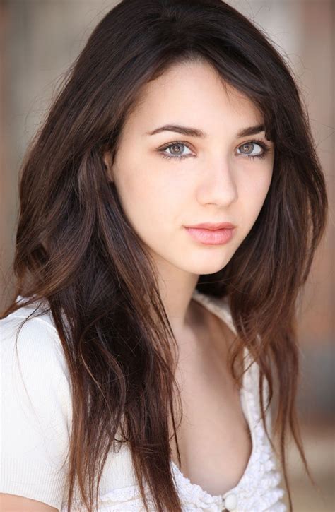 Hannah Marks Plays Lindsay Santino In Necessary Roughness Usa Network