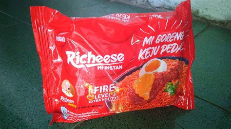 Richeese Mi Goreng Keju Pedas Level Extra Hot Richeese