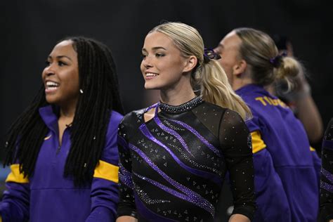 PIC Ex LSU Star Olivia Dunne Poses In Blue Bikini While Enjoying Exciting Hawaii Trip College