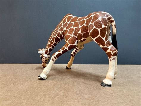 Schleich Giraffe Giraffenkuh Saufend Kaufen Auf Ricardo