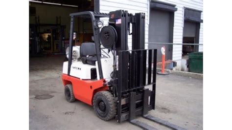 Nissandatsun F01 3000lb Capacity Interior Lift Truck