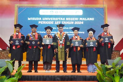 GALERI Wisuda Universitas Negeri Malang Periode 127 Tahun 2014 12