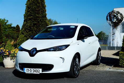 Renault Zoe Review (2017) - Changing Lanes