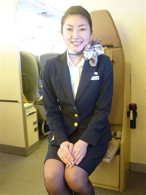 Jal Cabin Attendants 客室乗務員 キャビンアテンダント ~ World Jal（日本航空 で働く美しい女性像