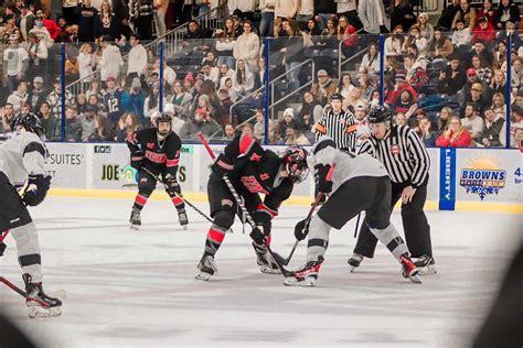 No. 4 UNLV splits series against No. 3 Liberty with a comeback game