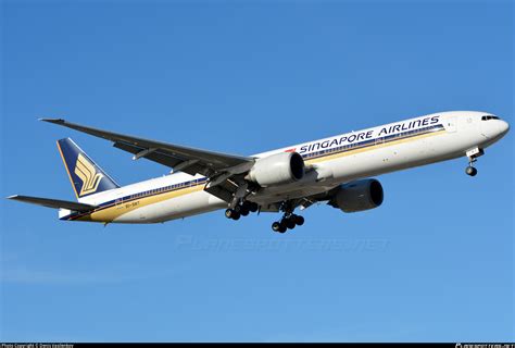 V Swt Singapore Airlines Boeing Er Photo By Denis Vasilenkov