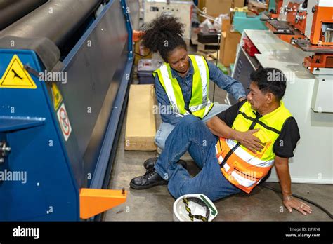 Workplace Injury First Aid Hi Res Stock Photography And Images Alamy