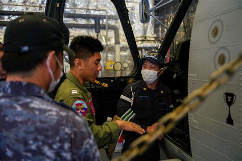 Japan Maritime Self Defense Force On Twitter RT US7thFleet Sailors