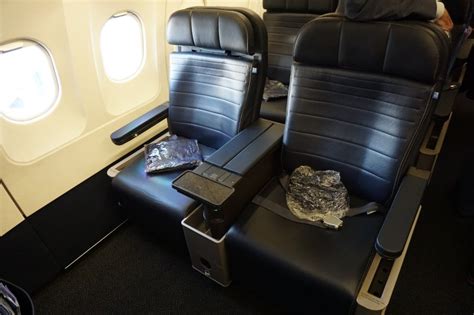 Review United Airlines A320 First Class Dallas To Washington