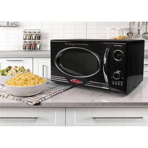 Nostalgia 0.9 Cu. ft. 800-Watt Countertop Microwave Oven, Black, RMO4BK ...