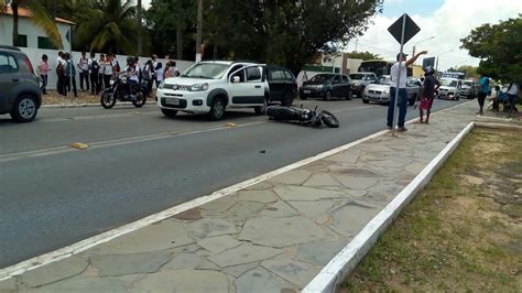 VOZ DE ILHA GRANDE Briga de transito após acidente na Av São