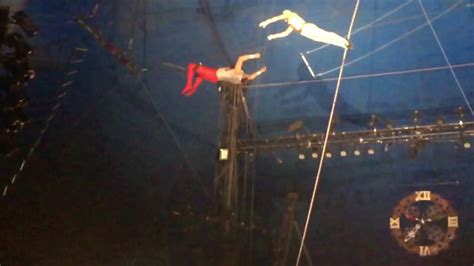 Catching A Flying Trapeze Artist In Slow Motion Circus Vargas Youtube