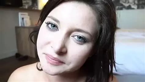 Vollbusige blonde cfnm MILF zeigt große Möpse xHamster