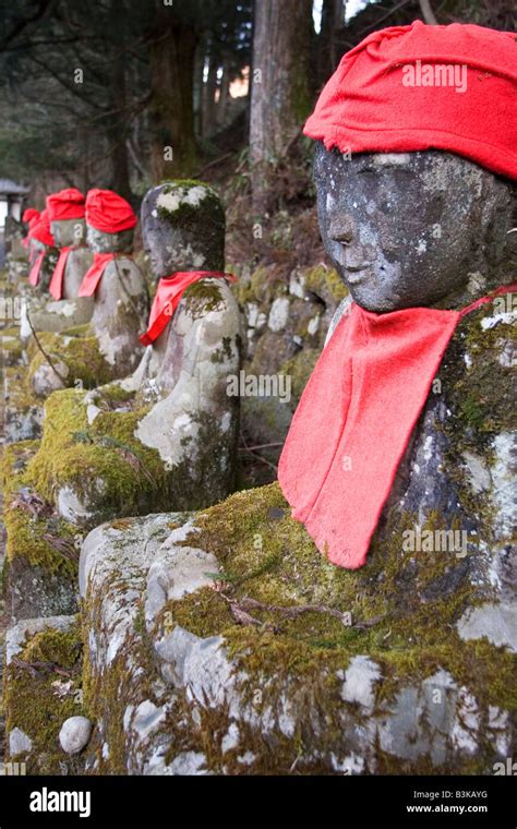 Estatuas de jizoo fotografías e imágenes de alta resolución Alamy