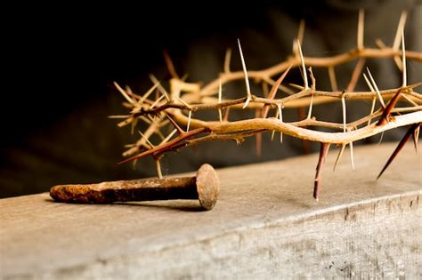 Corona De Espinas Y U As S Mbolos De La Crucifixi N Cristiana En Semana