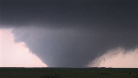 Pin en TORNADOES - IMAGES