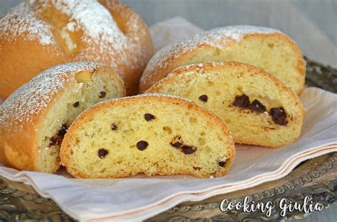 Brioches Con Gocce Di Cioccolato Soffici E Leggere Cooking Giulia