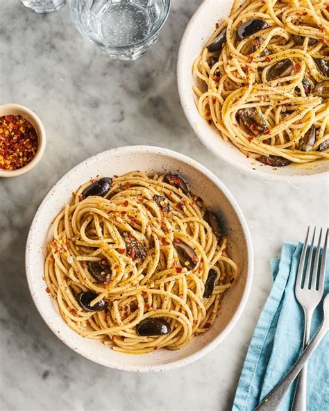 Garlic Anchovy And Olive Spaghetti Is An Easy Pantry Favorite