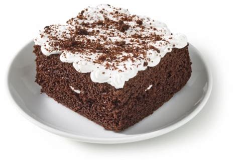 Bakery Fresh Chocolate Cake with Vanilla Whipped Icing, 6 oz - Fred Meyer