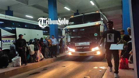 Kisah Pemudik Rela Tempuh Jalur Darat Udara Dan Laut Demi Bertemu