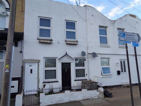 Hamlet Road Southend On Sea 1 Bed Ground Floor Flat £725 Pcm £167 Pw