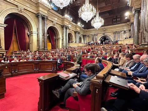 El Parlament Pide A Gobierno Y Generalitat Cumplir Con El Traspaso