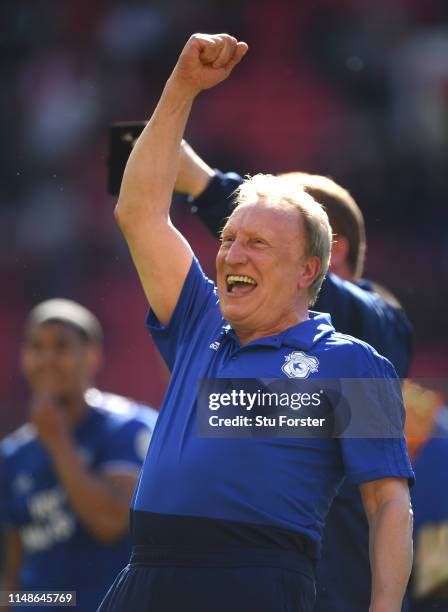 Neil Warnock Cardiff Photos and Premium High Res Pictures - Getty Images