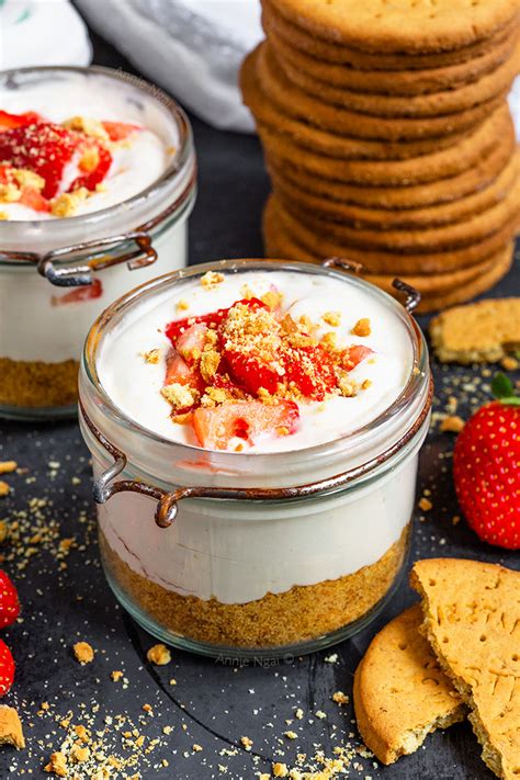 Strawberry Cheesecake Jars No Bake Recipe In 2021 Strawberry