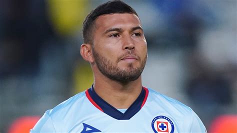 Juan Escobar agradece a la afición del Cruz Azul ante su inminente