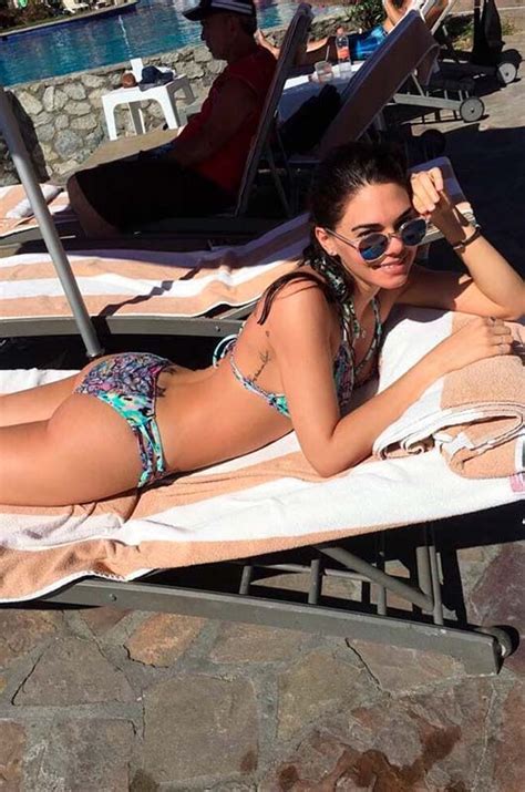 Livia Brito Luce Espectacular Y Estas Fotos En Bikini Son La Prueba